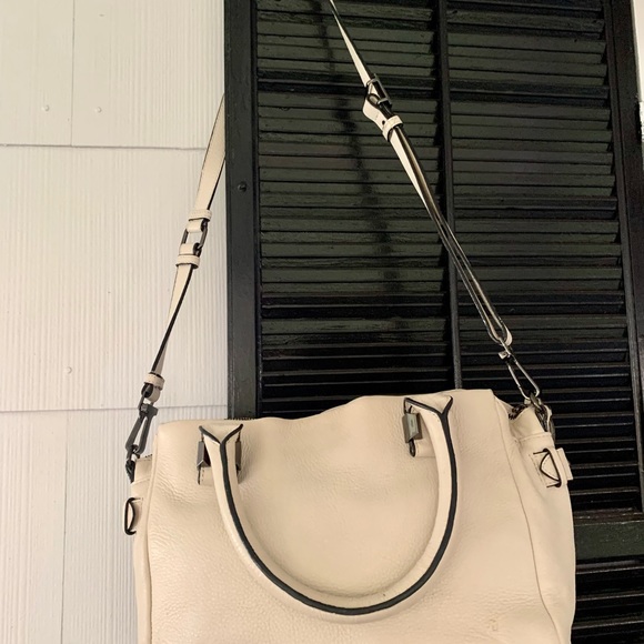 Elliott Lucca Cream Shoulder Bag - Picture 2 of 10
